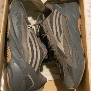 Yeezy 700